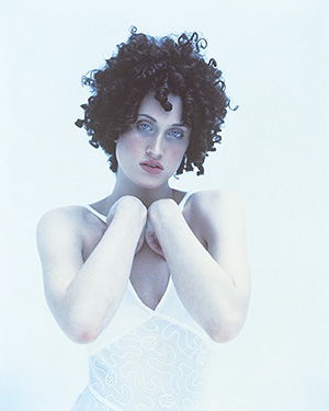 Lee Stafford Black Curls, unretouched photograph